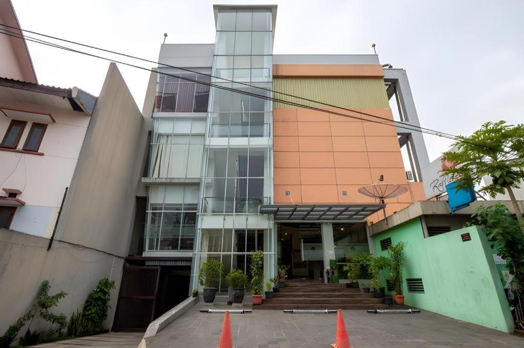 Raffleshom Hotel Bandung Exterior photo