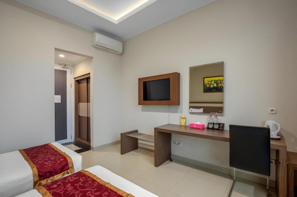 Raffleshom Hotel Bandung Exterior photo