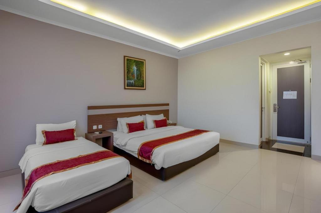 Raffleshom Hotel Bandung Exterior photo