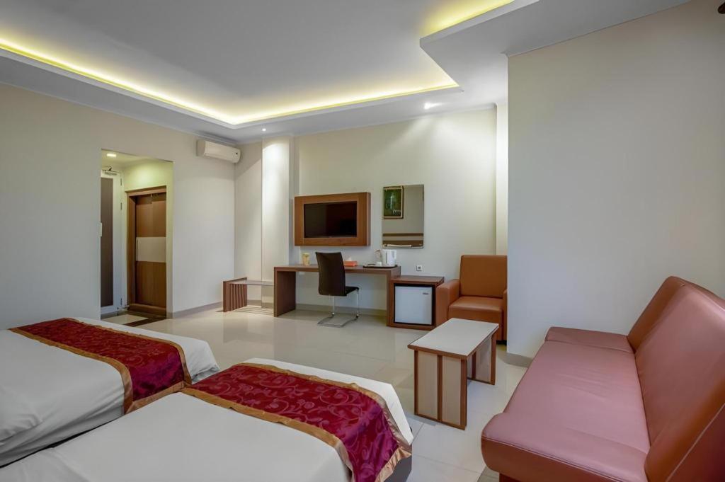 Raffleshom Hotel Bandung Exterior photo