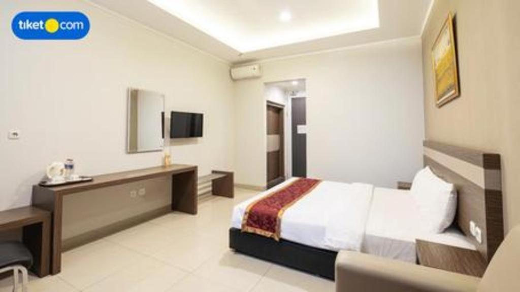 Raffleshom Hotel Bandung Exterior photo