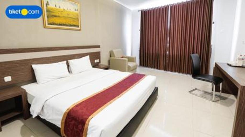 Raffleshom Hotel Bandung Exterior photo