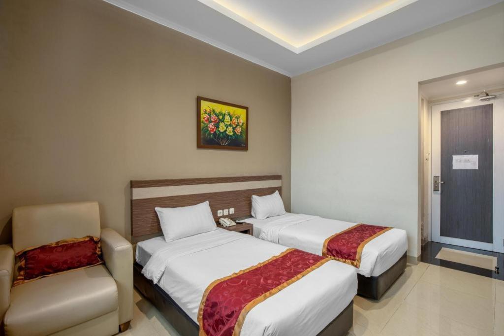 Raffleshom Hotel Bandung Exterior photo