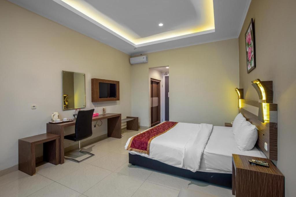 Raffleshom Hotel Bandung Exterior photo