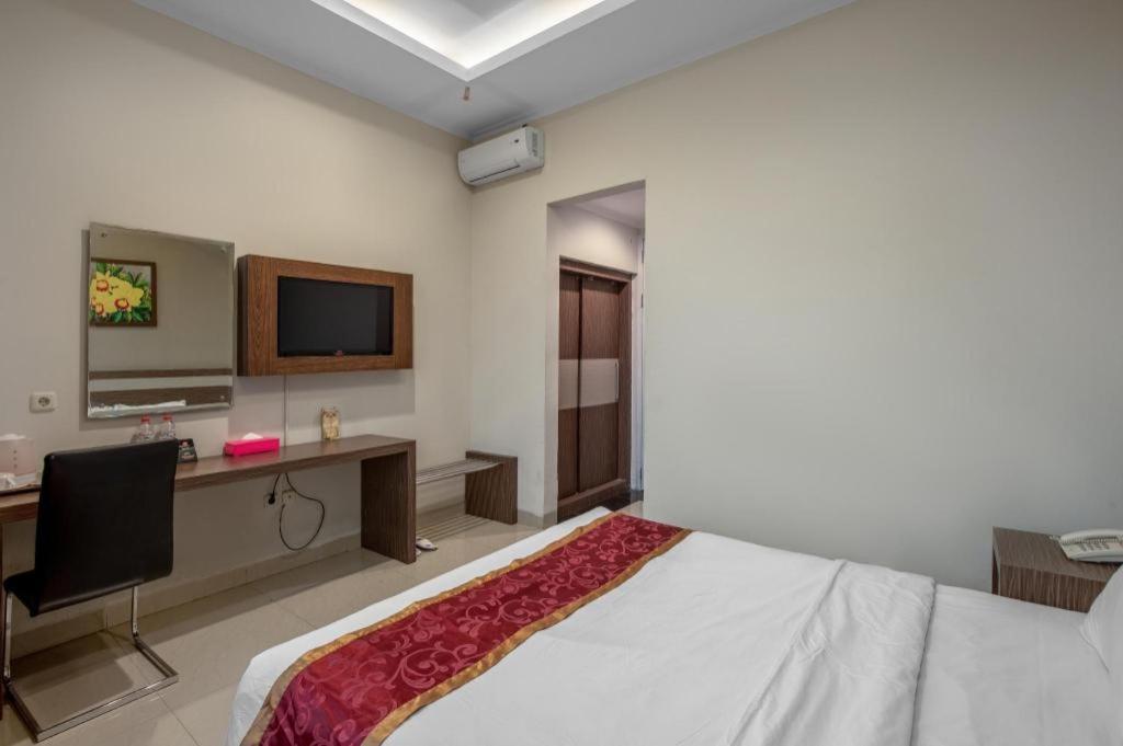 Raffleshom Hotel Bandung Exterior photo